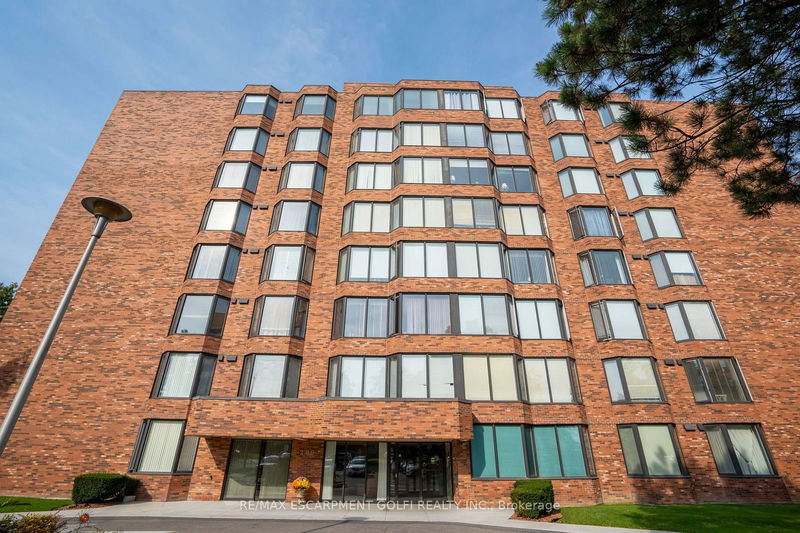 200 Limeridge Rd W, unit 103 for sale