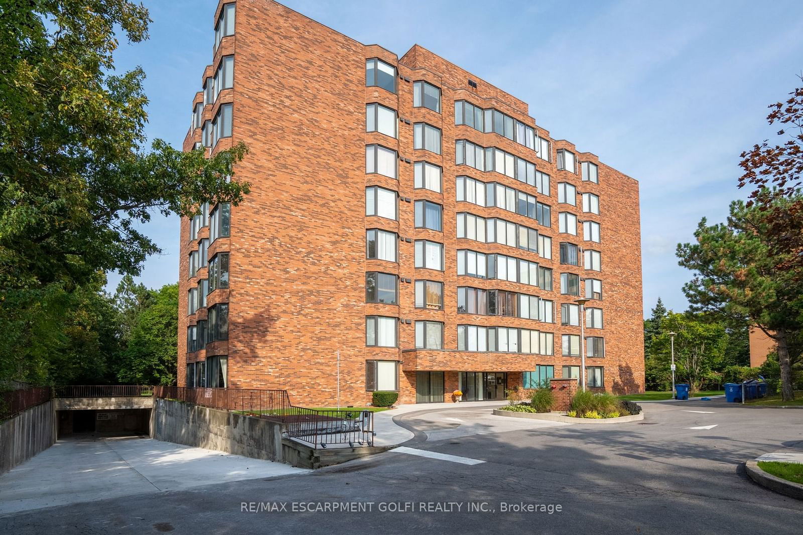 200 Limeridge Rd W, unit 103 for sale