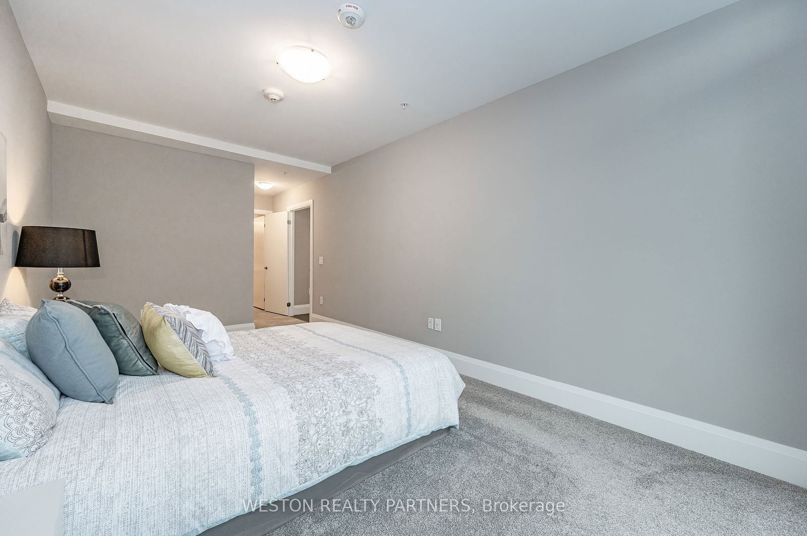 73 Arthur St S, unit 711 for sale