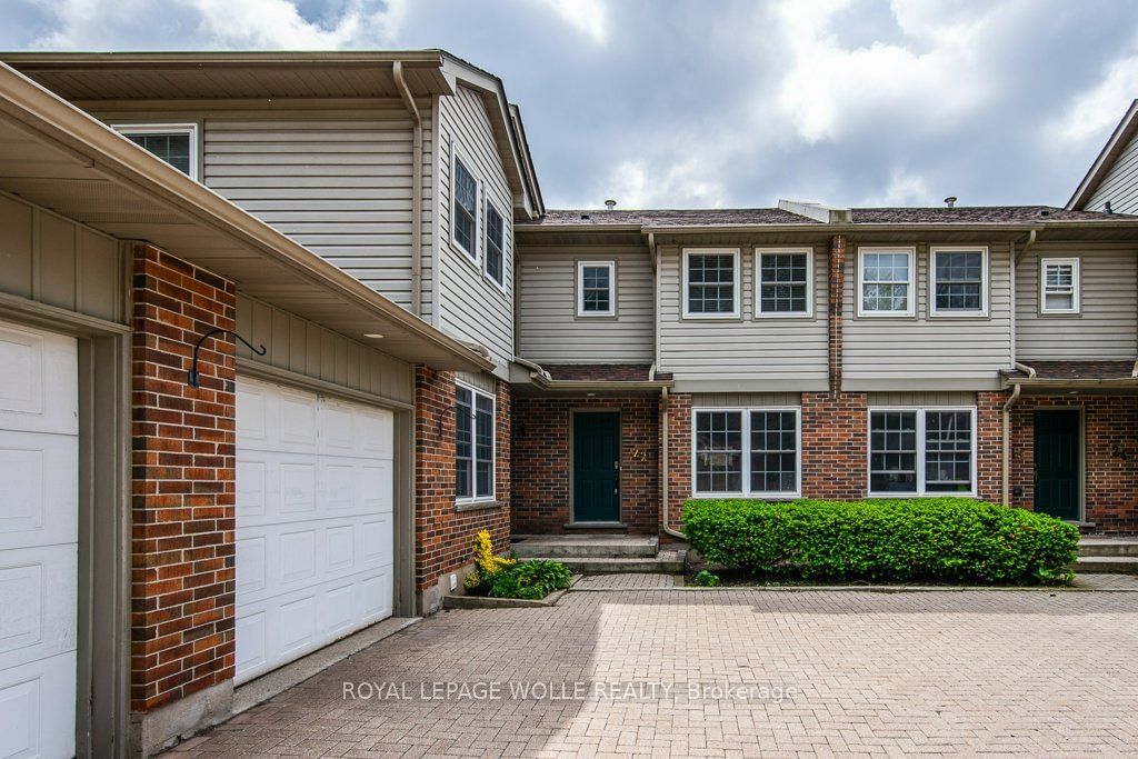 The Courtyards, Waterloo, Toronto