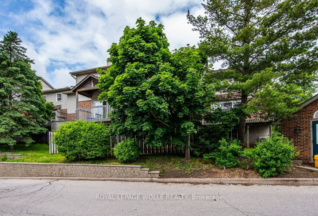 The Courtyards, Waterloo, Toronto