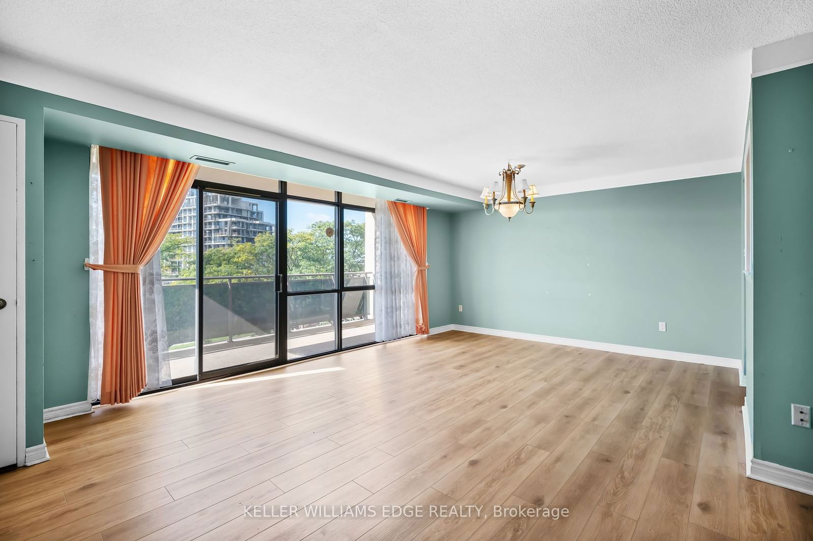 301 Frances Ave, unit 404 for sale