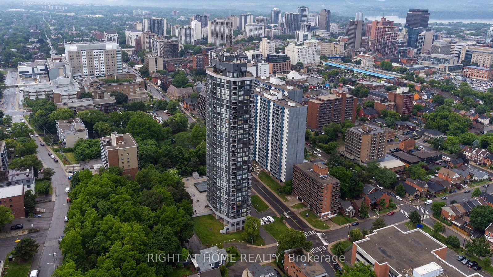 150 Charlton Ave E, unit 1603 for sale