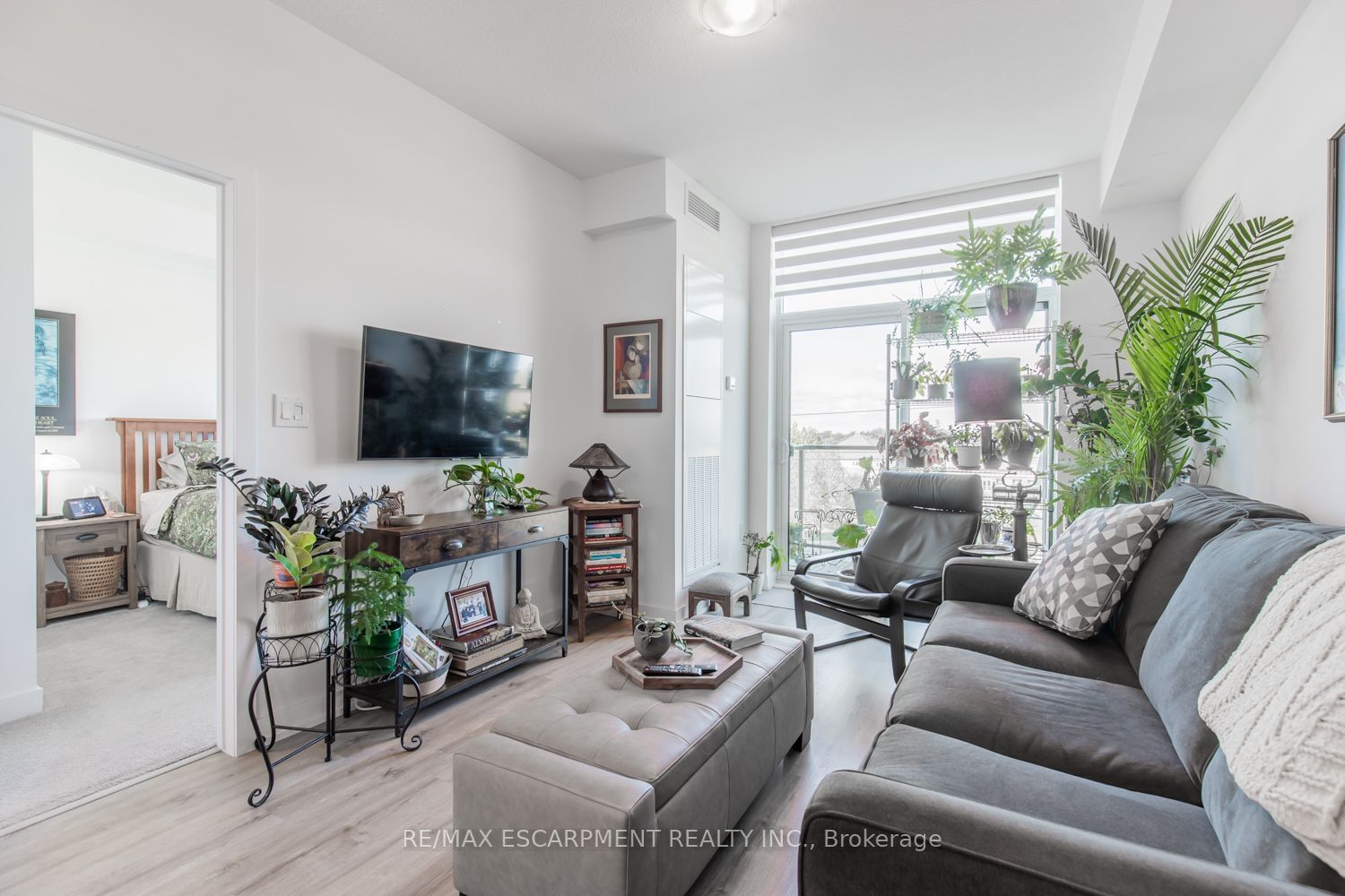 450 Dundas St, unit 407 for sale