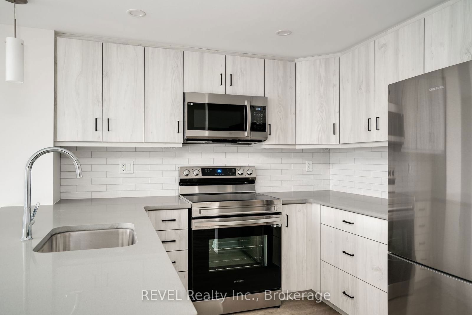 3998 VICTORIA Ave, unit 309 for sale