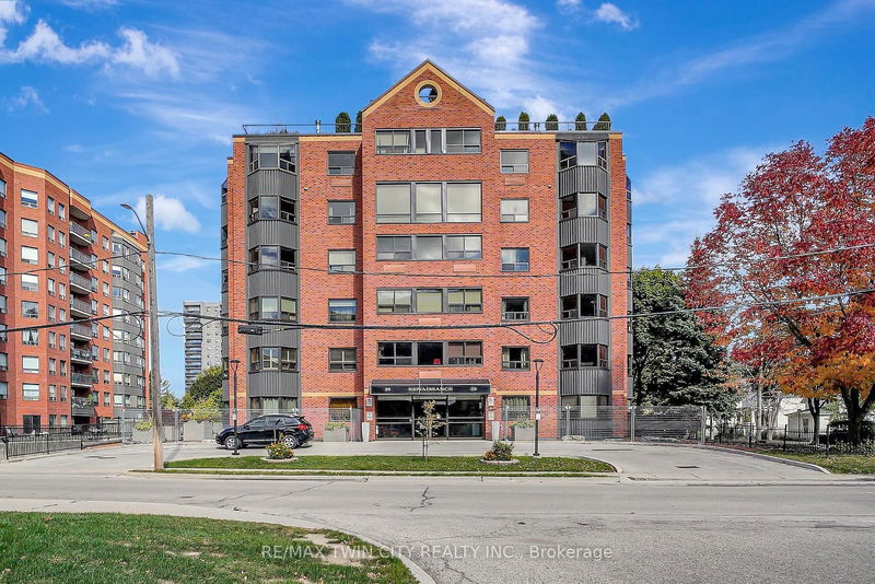 20 Ellen St E, unit 302 for sale