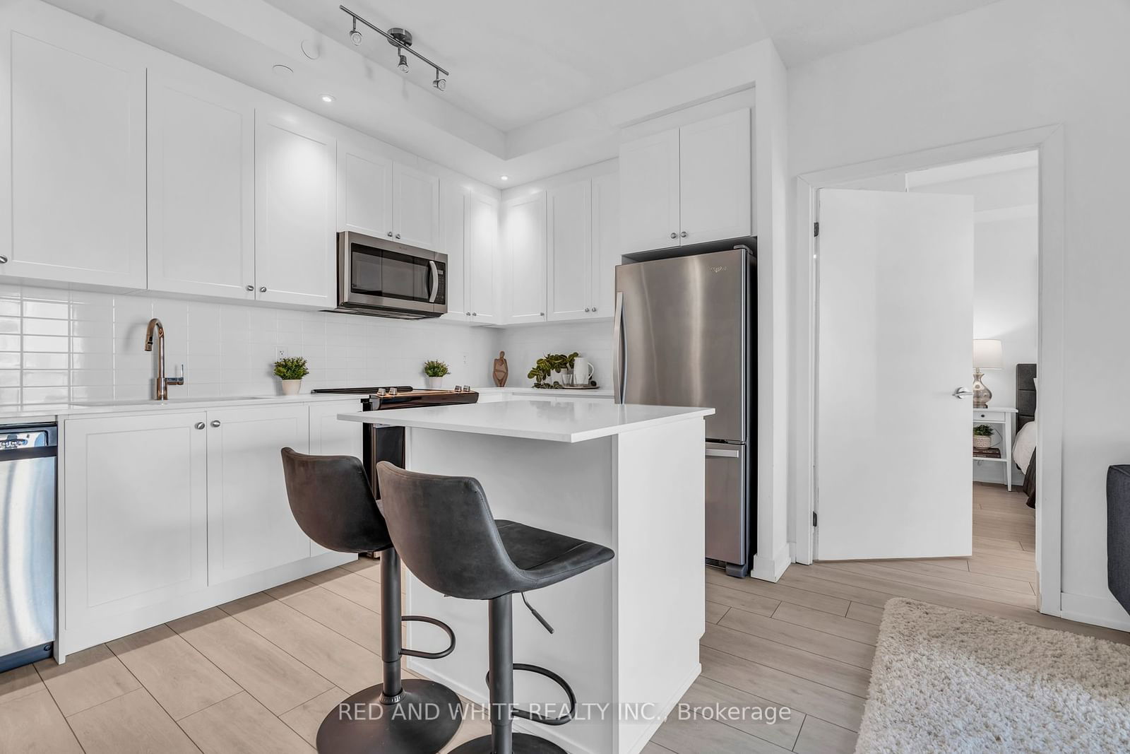 55 Duke St W, unit 901 for sale