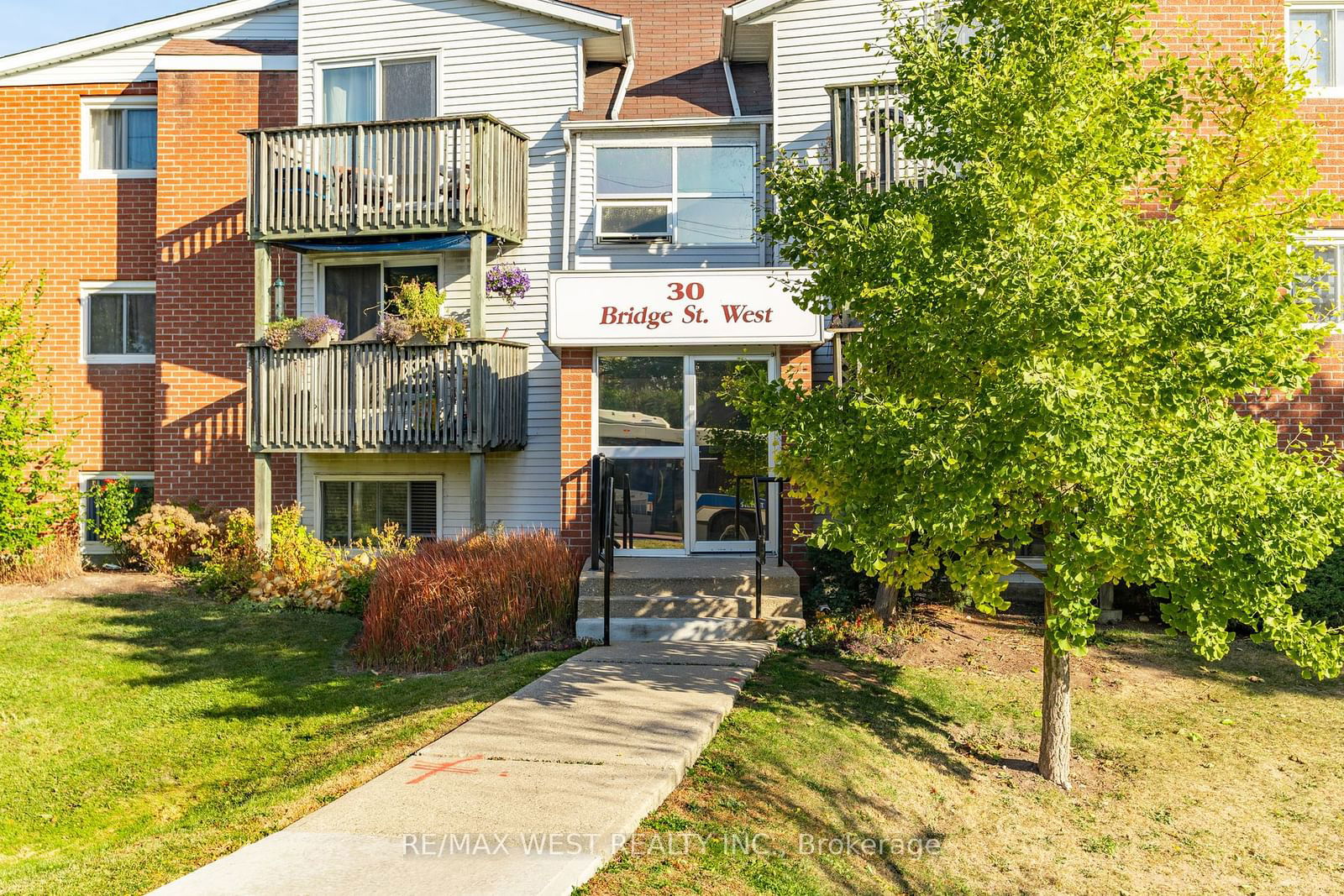 30 Bridge St W, unit 206 for sale