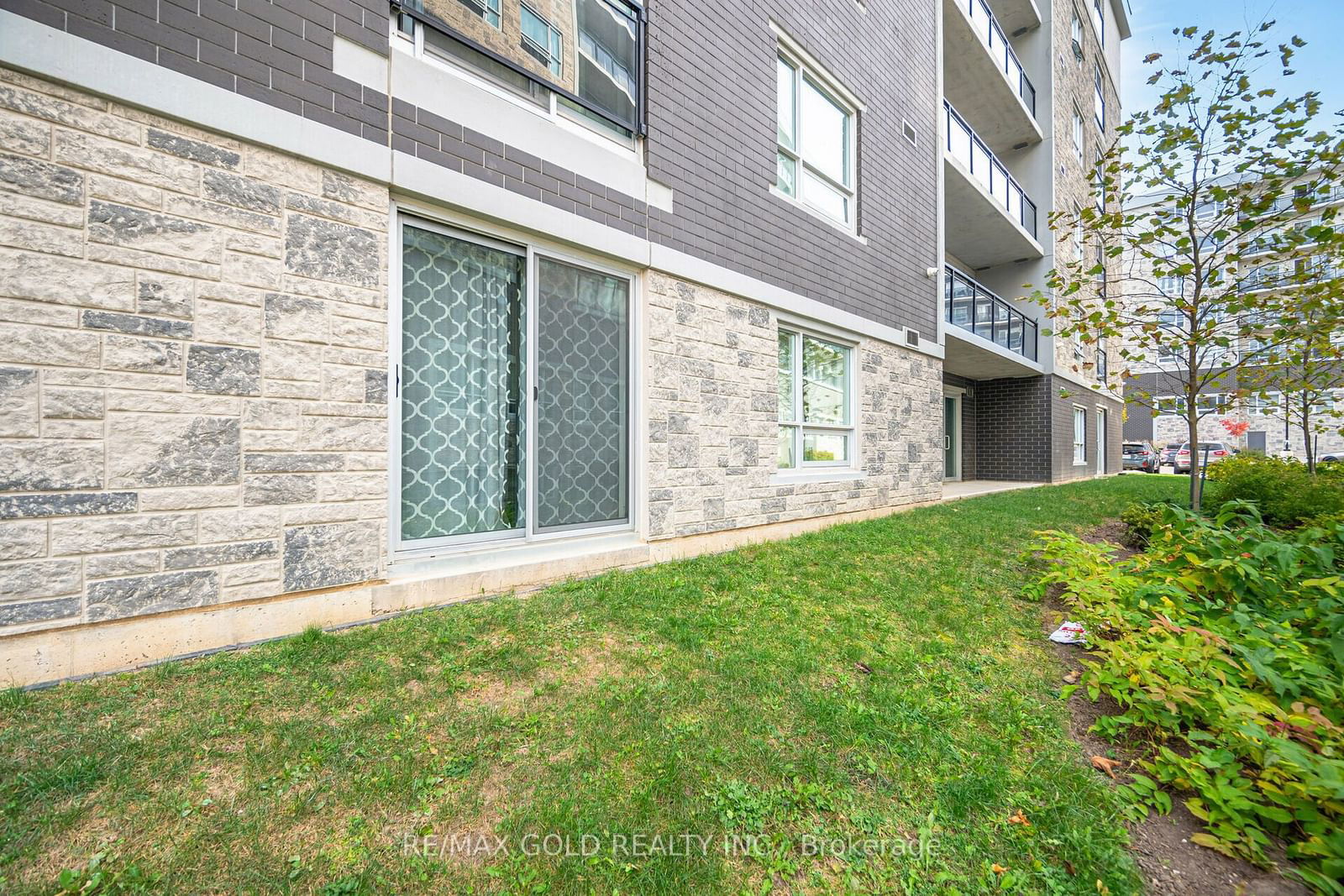 275 Larch St, unit H101 for sale