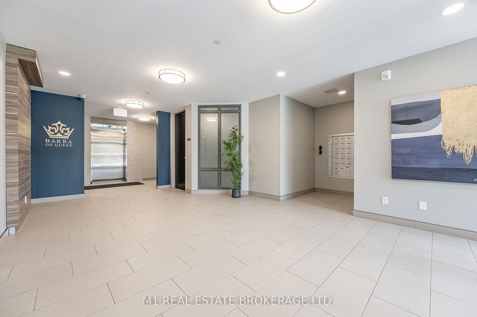 399 Queen St S, unit 102 for sale