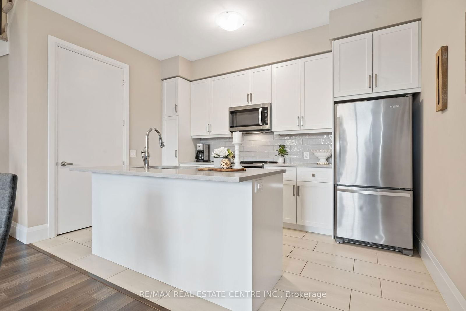 73 Arthur St S, unit 103 for sale