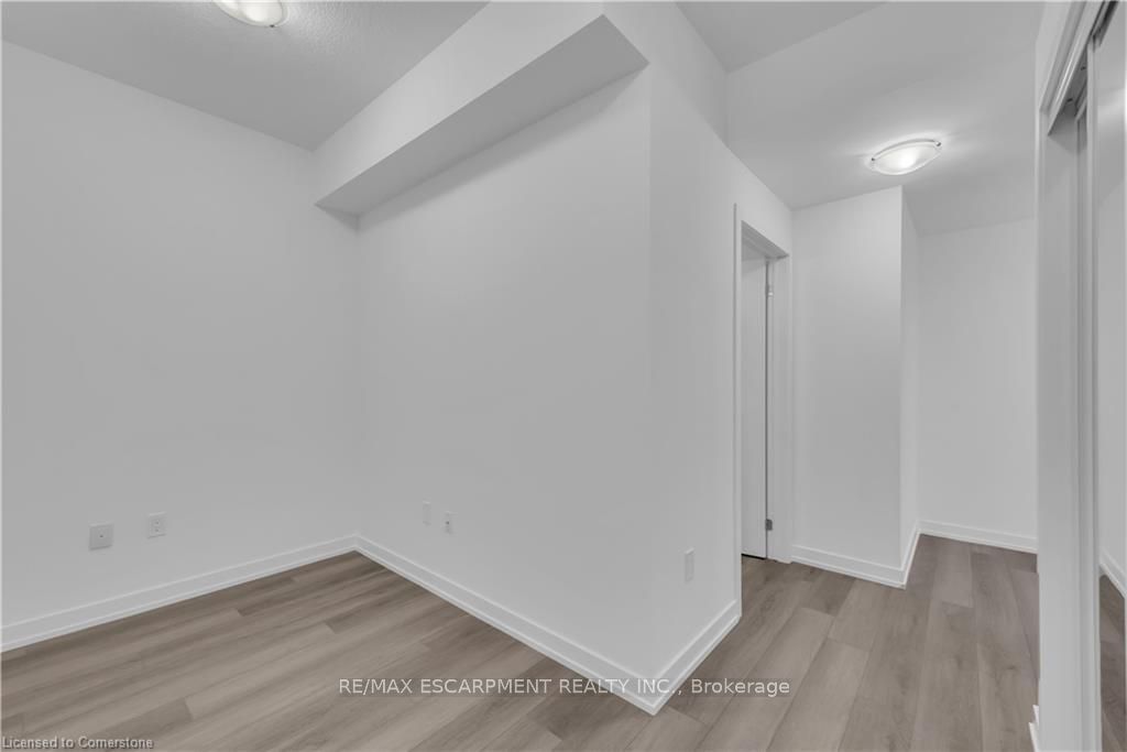 460 Dundas St E, unit 406 for sale