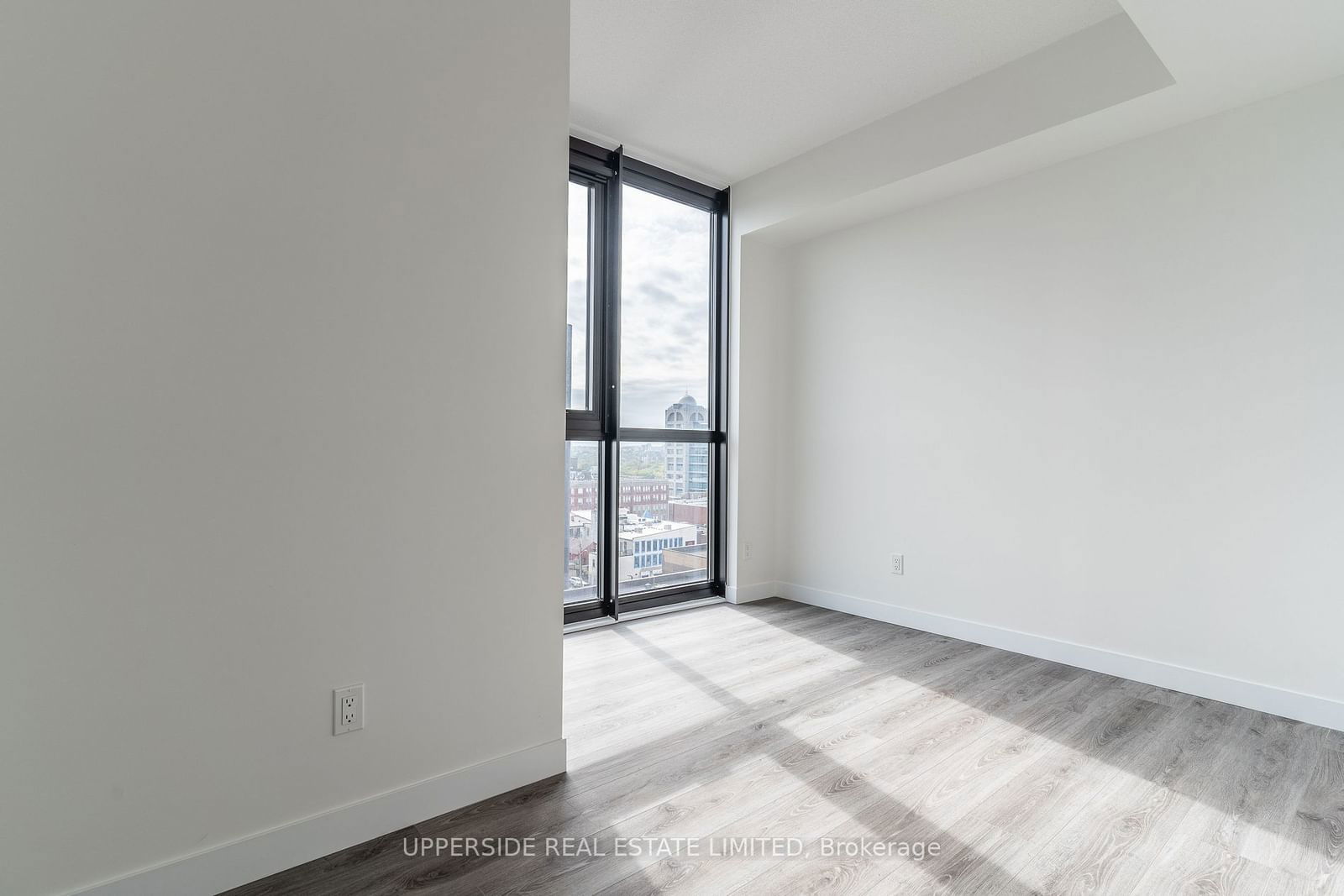 60 Frederick St, unit 814 for rent