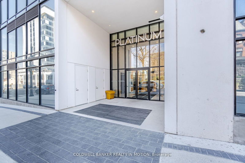 15 Queen St S, unit 303 for sale