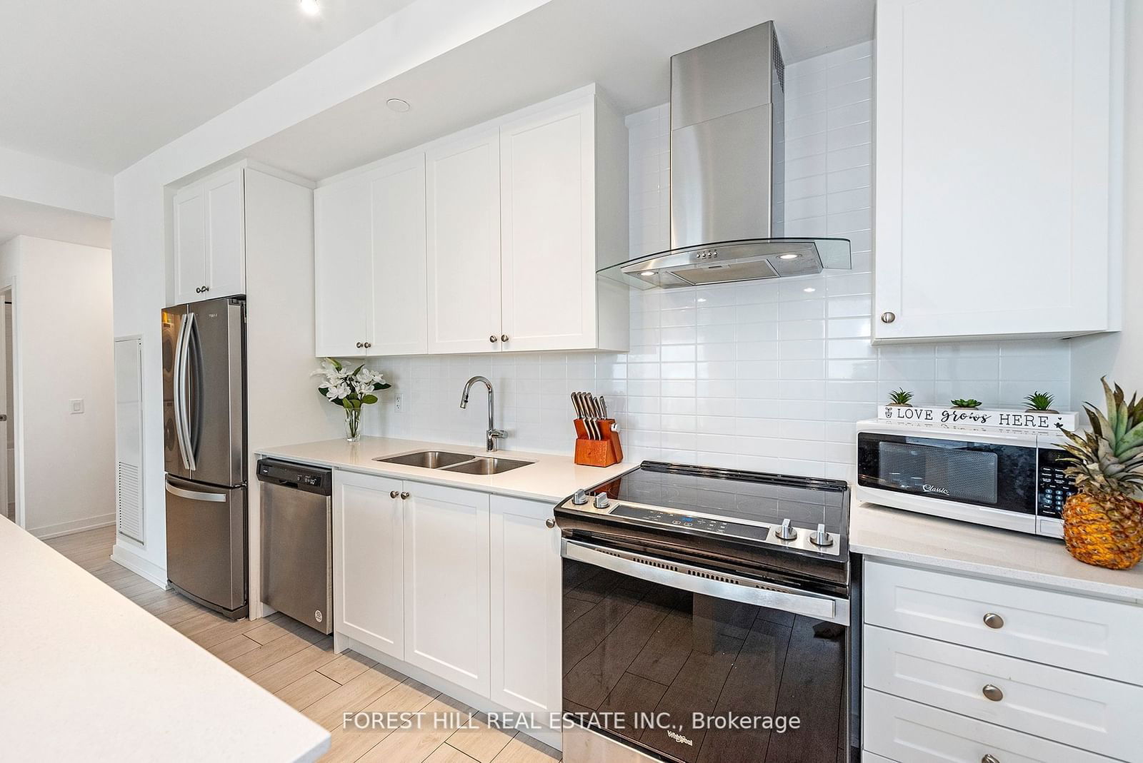 55 Duke St W, unit 1704 for sale